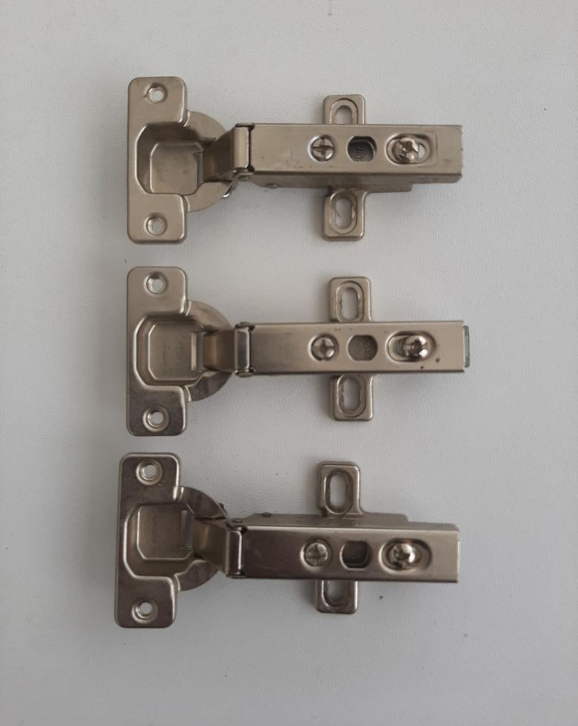 3x Blum 84.355-01B Kastscharnieren 110 Veer en Montageplaat, Ophalen, Zo goed als nieuw, Metaal