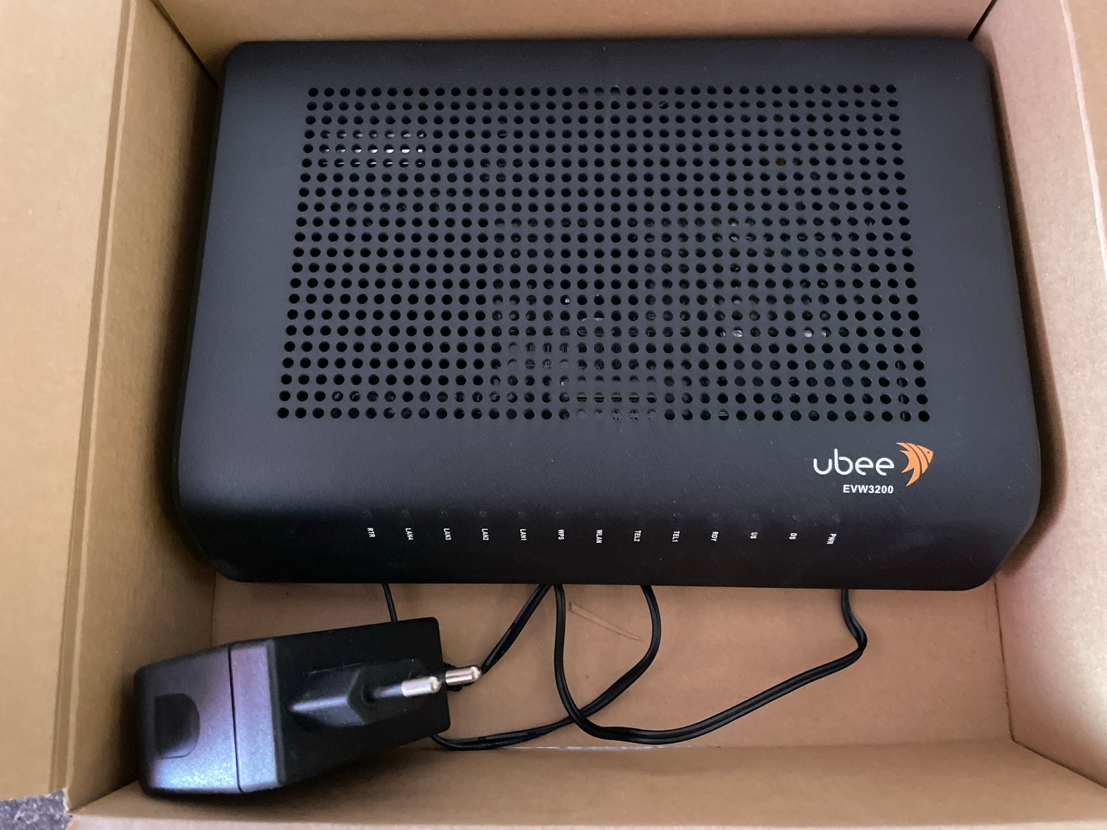 Ubee EVW3200 Router met modem, Ophalen, Gebruikt, Router met modem