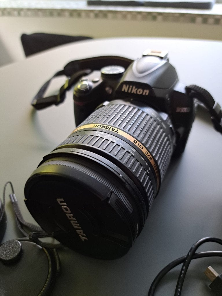 Nikon D3000 digitale spiegelreflexcamera met extra lenzen, Ophalen, Gebruikt, Spiegelreflex, Handmatige focus