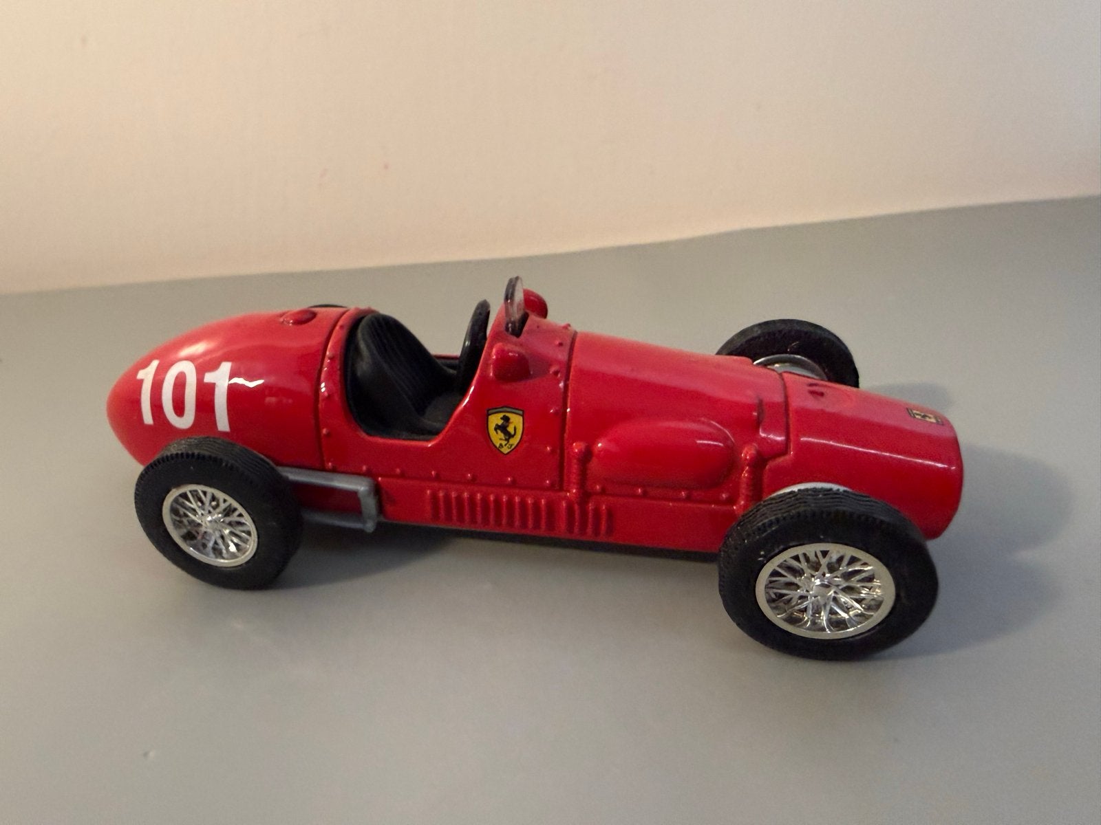 Maisto Shell Classico Ferrari 500 F2 (1952) Schaalmodel, Ophalen of Verzenden, Gebruikt, Auto