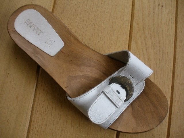 ESPRIT klompjes slippers wit maat 42 - zgan -, Wit, Ophalen of Verzenden, Zo goed als nieuw, Esprit