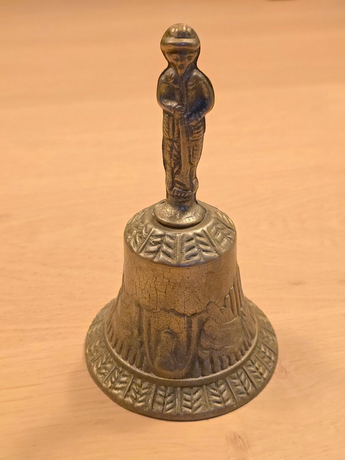 Zware antieke 19de eeuwse bronzen Tafelbel in Art nouveau, Ophalen of Verzenden, Brons