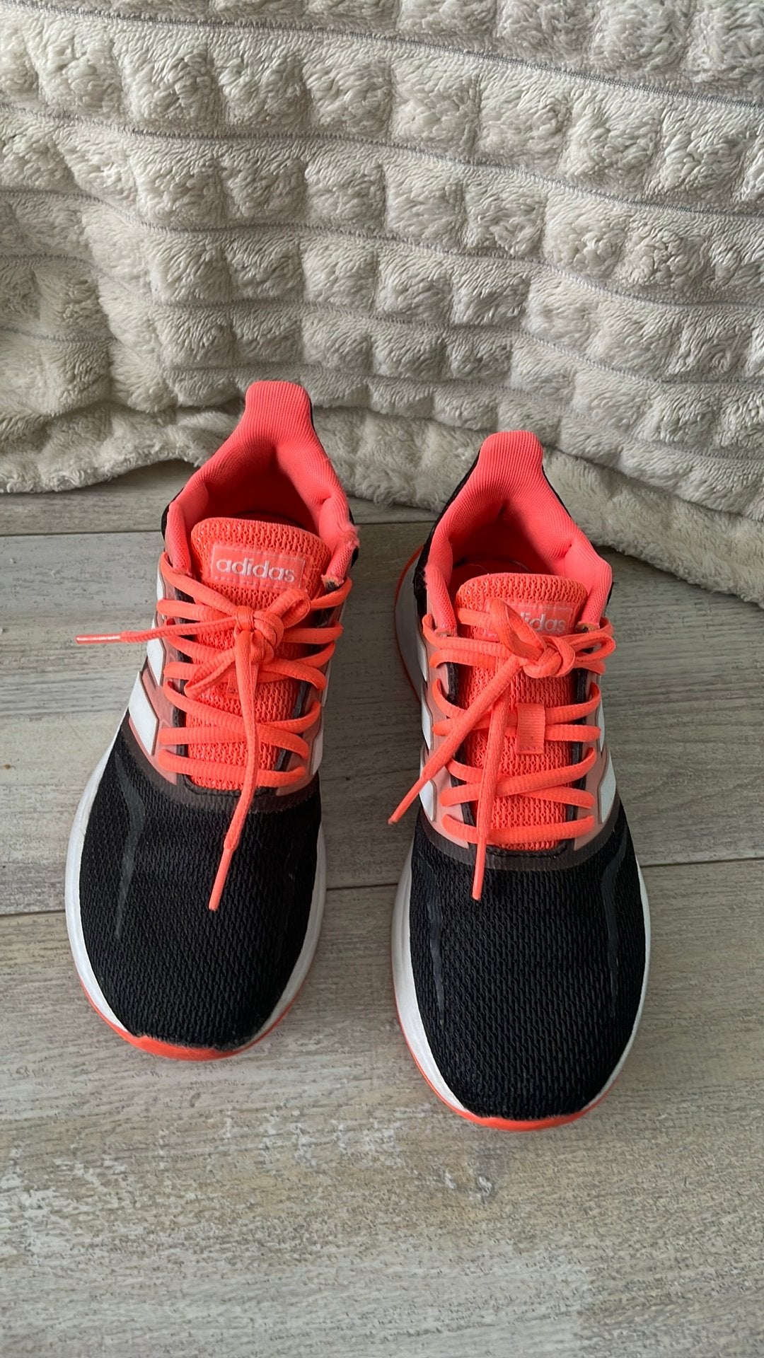 Schoenen ADIDAS, Ophalen of Verzenden, Zo goed als nieuw, Sneakers of Gympen