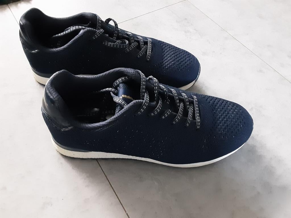 Hush puppies
Maat 37, Kleding | Dames, Schoenen, Ophalen of Verzenden, Zo goed als nieuw, Blauw, Sneakers of Gympen