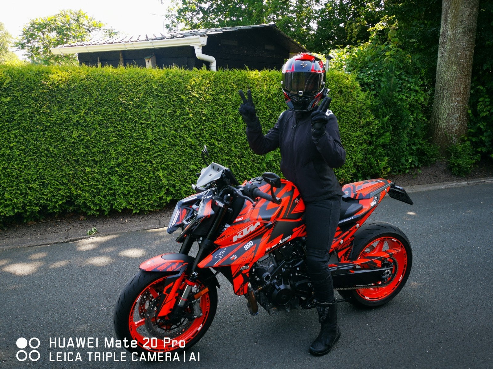 KTM 990 Duke 2024 met Akrapovic en Powerparts, 2 cilinders, Occasion, Traction Control, Motorrijbewijs A