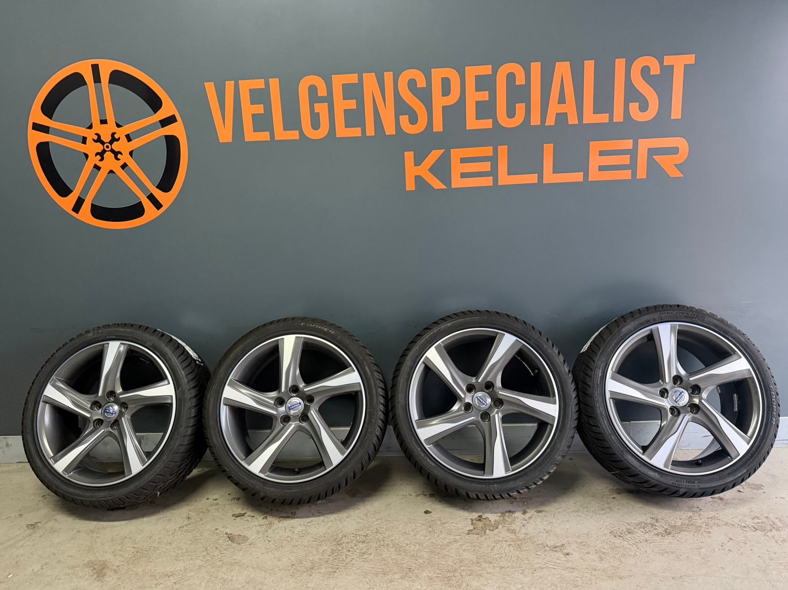 Volvo ixion R Design v40 v50 v60 s60 s40 Winterset 5x108, Auto-onderdelen, Ophalen of Verzenden, 18 inch, Winterbanden, Banden en Velgen