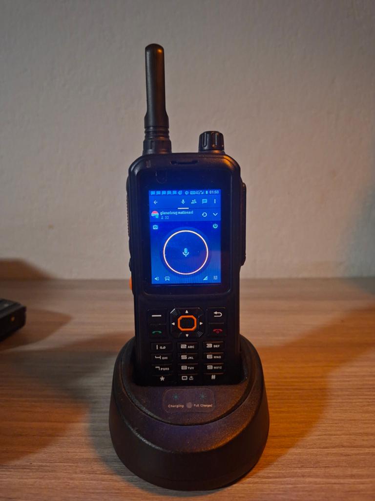 Inrico T320 v2 Zello, Telecommunicatie, Portofoons en Walkie-talkies, Ophalen of Verzenden, Zo goed als nieuw