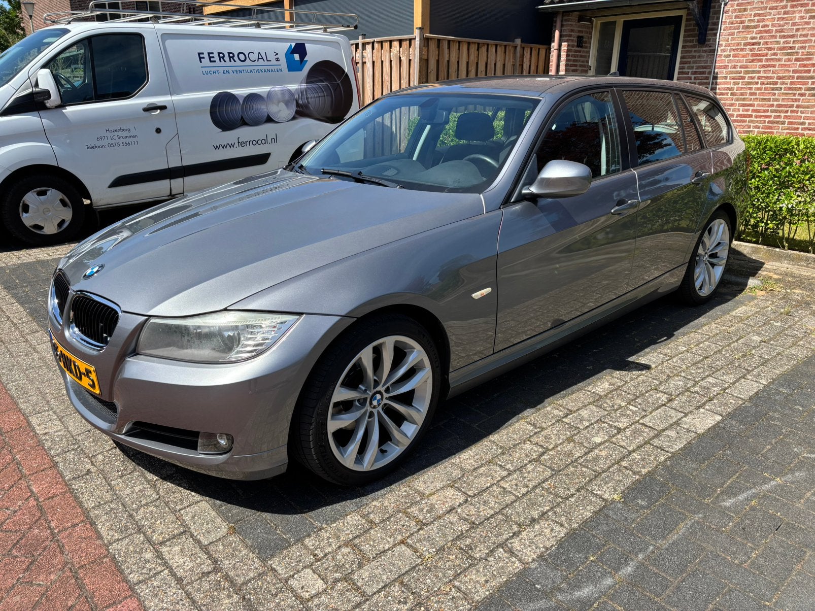 Nette BMW 3-Serie 318i Touring / 18” alu velgen / onderhoud, Origineel Nederlands, Handgeschakeld, Grijs, Particulier
