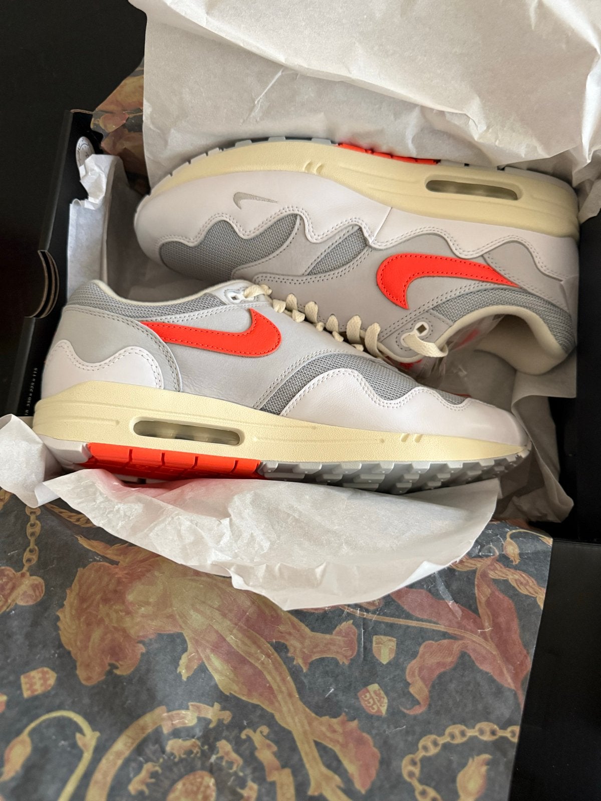 Nike x Patta wave White/Hyper/Crimson 44,5, Kleding | Heren, Schoenen, Ophalen of Verzenden, Nieuw, Overige kleuren, Sneakers of Gympen
