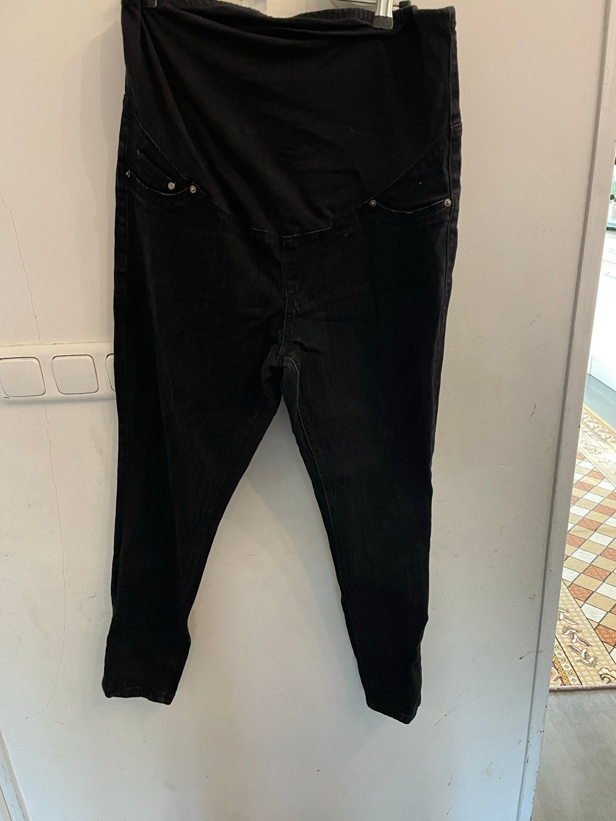H&M Super Skinny High Rib Mama Zwangerschapsbroek, Maat 38/40 (M), Zwart, Ophalen of Verzenden, Gedragen
