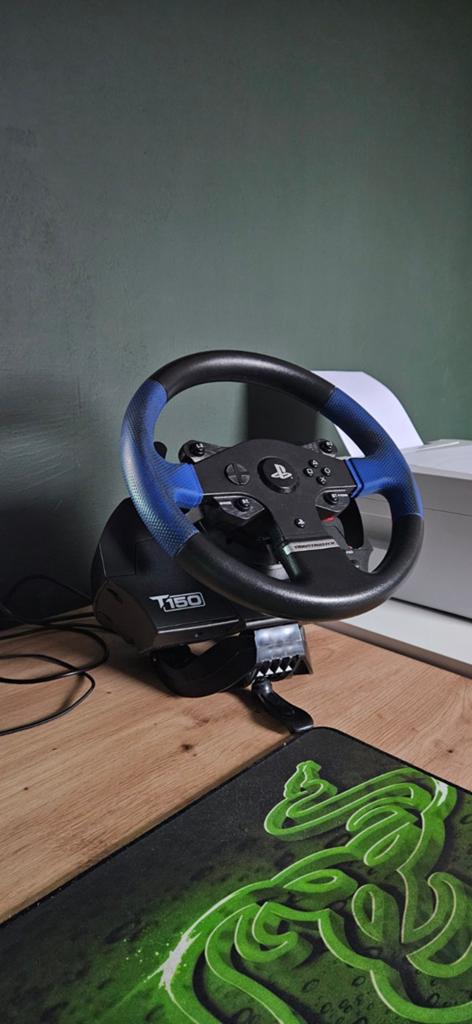 Thrustmaster T150 racestuur met pedalen voor PlayStation, Spelcomputers en Games, Spelcomputers | Sony PlayStation Consoles | Accessoires
