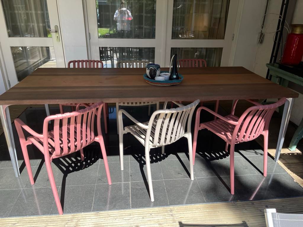Set van 6 tuinstoelen: 4 terra, 2 beige - Zo goed als nieuw, Tuin en Terras, Tuinstoelen, Ophalen, Zo goed als nieuw, Kunststof