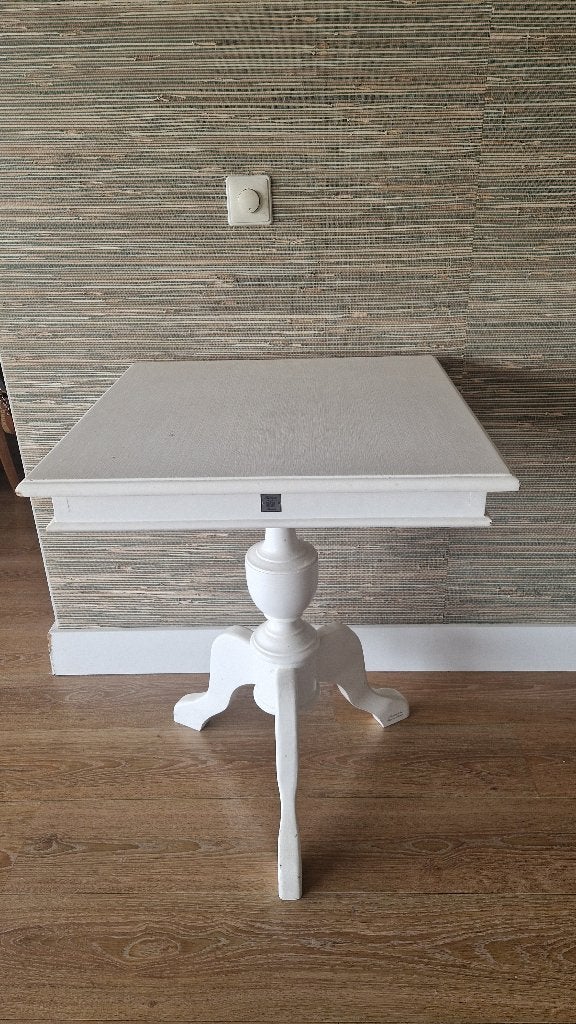 Bijzettafel Rivièra Maison, wit hout, Ophalen, Gebruikt, Vierkant, 55 tot 75 cm