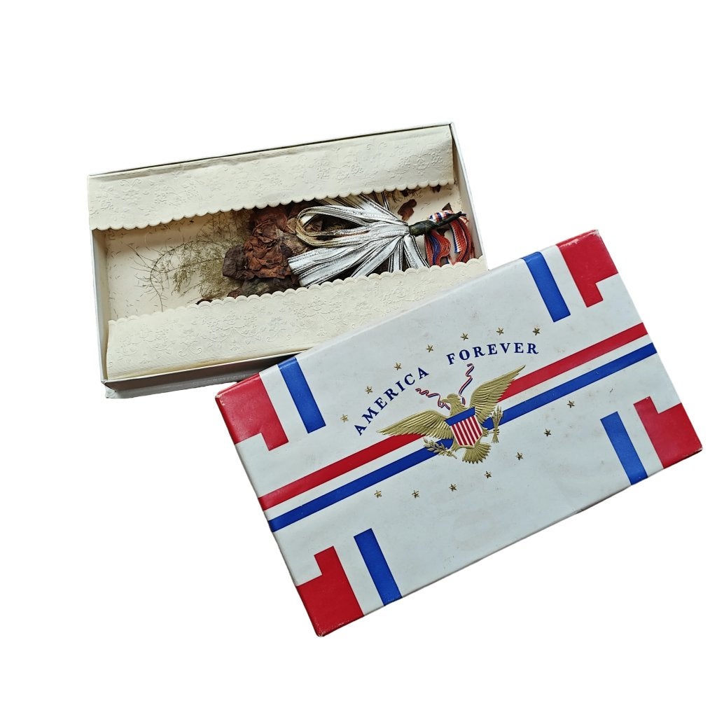 WWII US Sweetheart / Parade Flower Bouquet Set, Ophalen of Verzenden, Amerika, Embleem of Badge