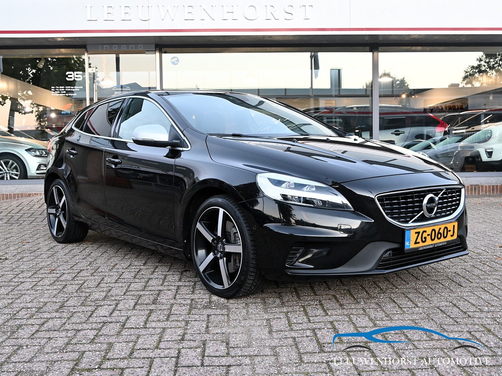 Volvo V40 1.5 T3 Polar+ Sport, DAB, leer, stoelverw., keyles, Auto's, Dealer onderhouden, Euro 6, 4 cilinders, 700 kg