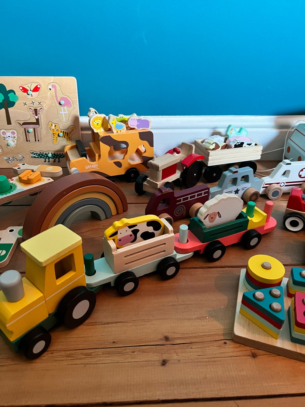 Grote set houten speelgoed: trein, auto's, puzzels en meer, Kinderen en Baby's, Speelgoed | Overig, Ophalen, Gebruikt, Jongen of Meisje