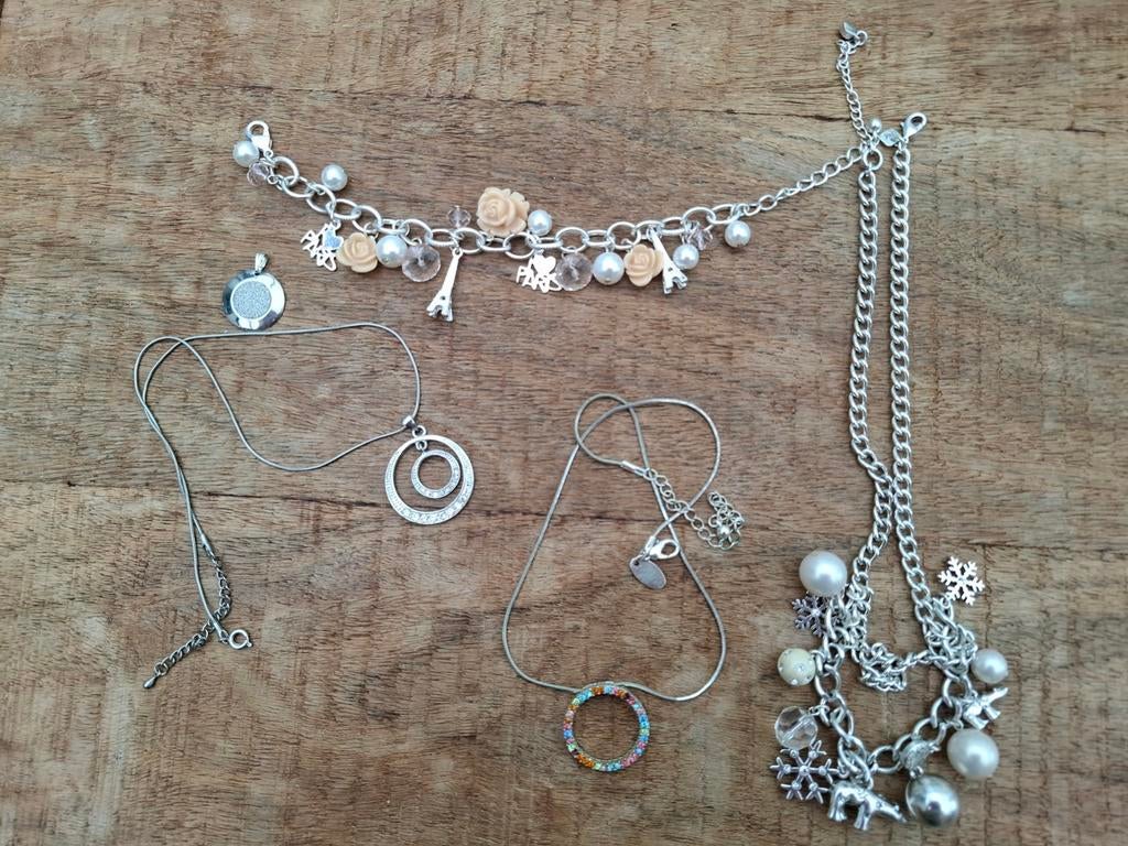 Lotje zilverkleurige bijoux, Overige materialen, Ophalen of Verzenden, Zo goed als nieuw, Verstelbaar