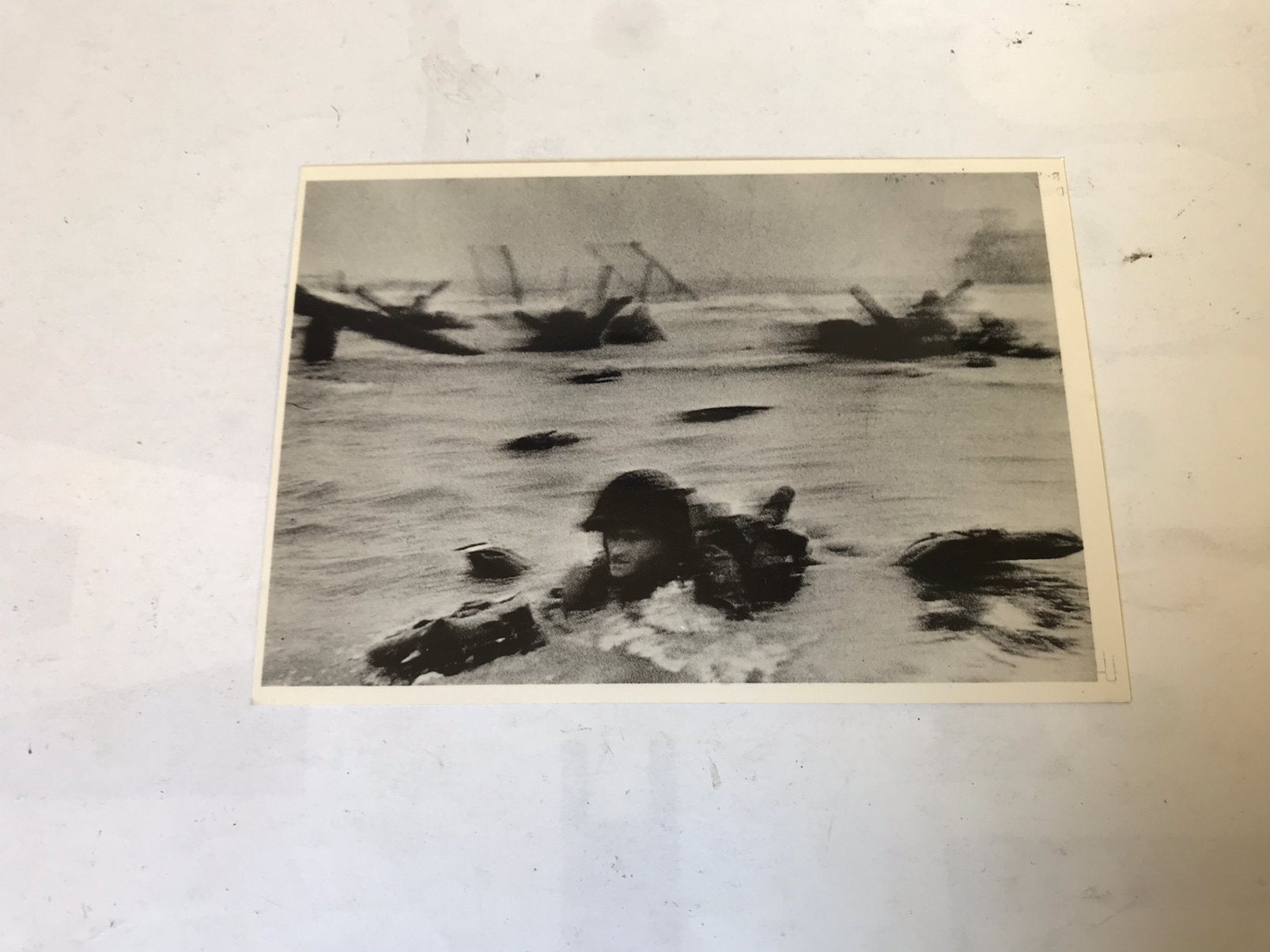 Ansicht: D-Day Omaha Beach Robert Capa., Ophalen of Verzenden, 1980 tot heden, Ongelopen, Buiten Europa