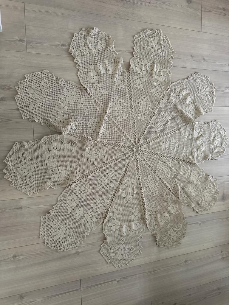 Uniek gehaakt rond tafelkleed - 120 cm, Ophalen of Verzenden, Gebruikt, Rond, Binnen