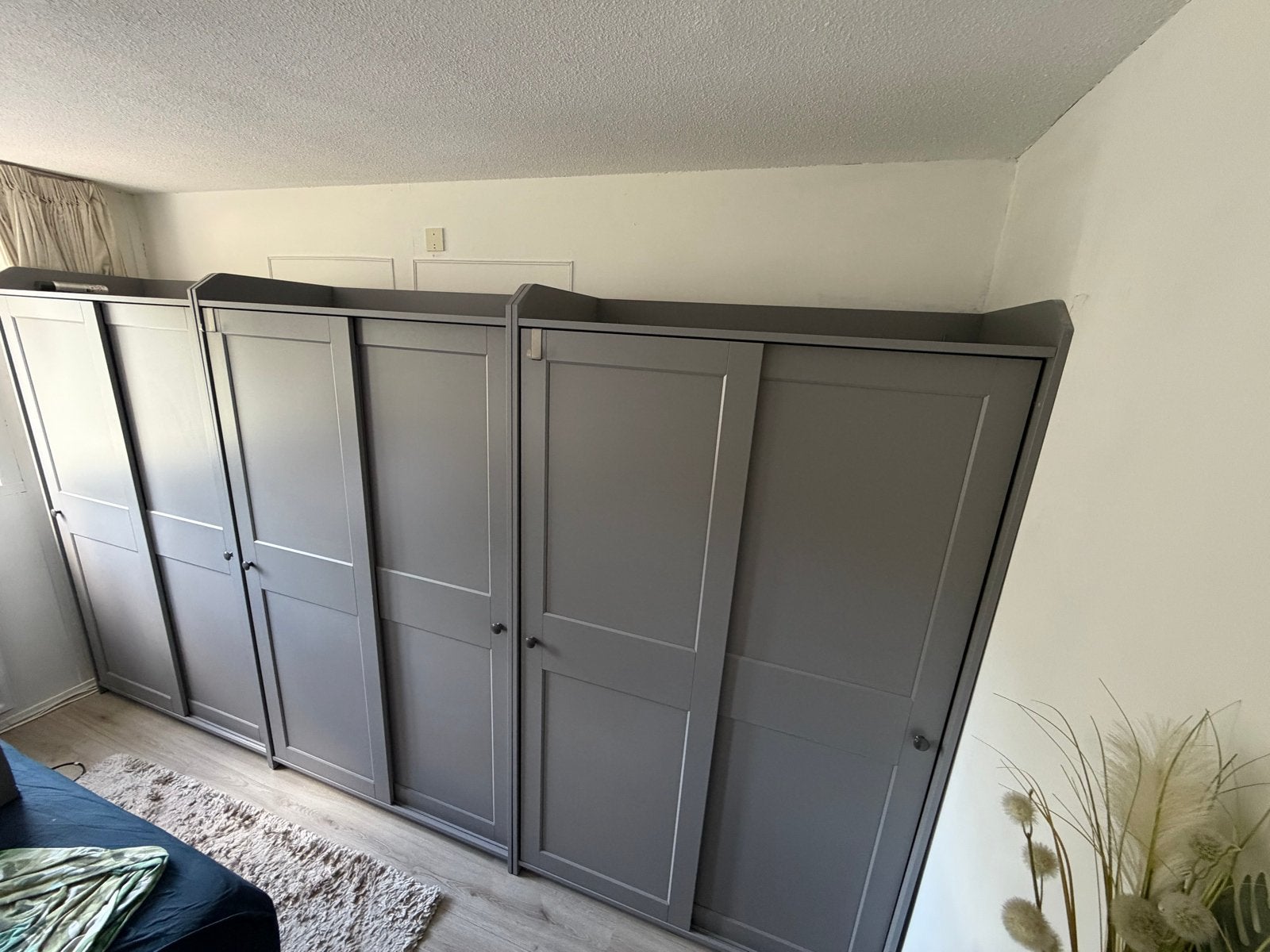 IKEA HAUGA 3 Schuifdeurkasten!!!, grijs, 118x55x199 cm, Ophalen, Met plank(en), 100 tot 150 cm, Zo goed als nieuw