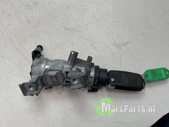 Kontaktslot + Sleutel van een Volkswagen Caddy, Gebruikt, -, Volkswagen, -