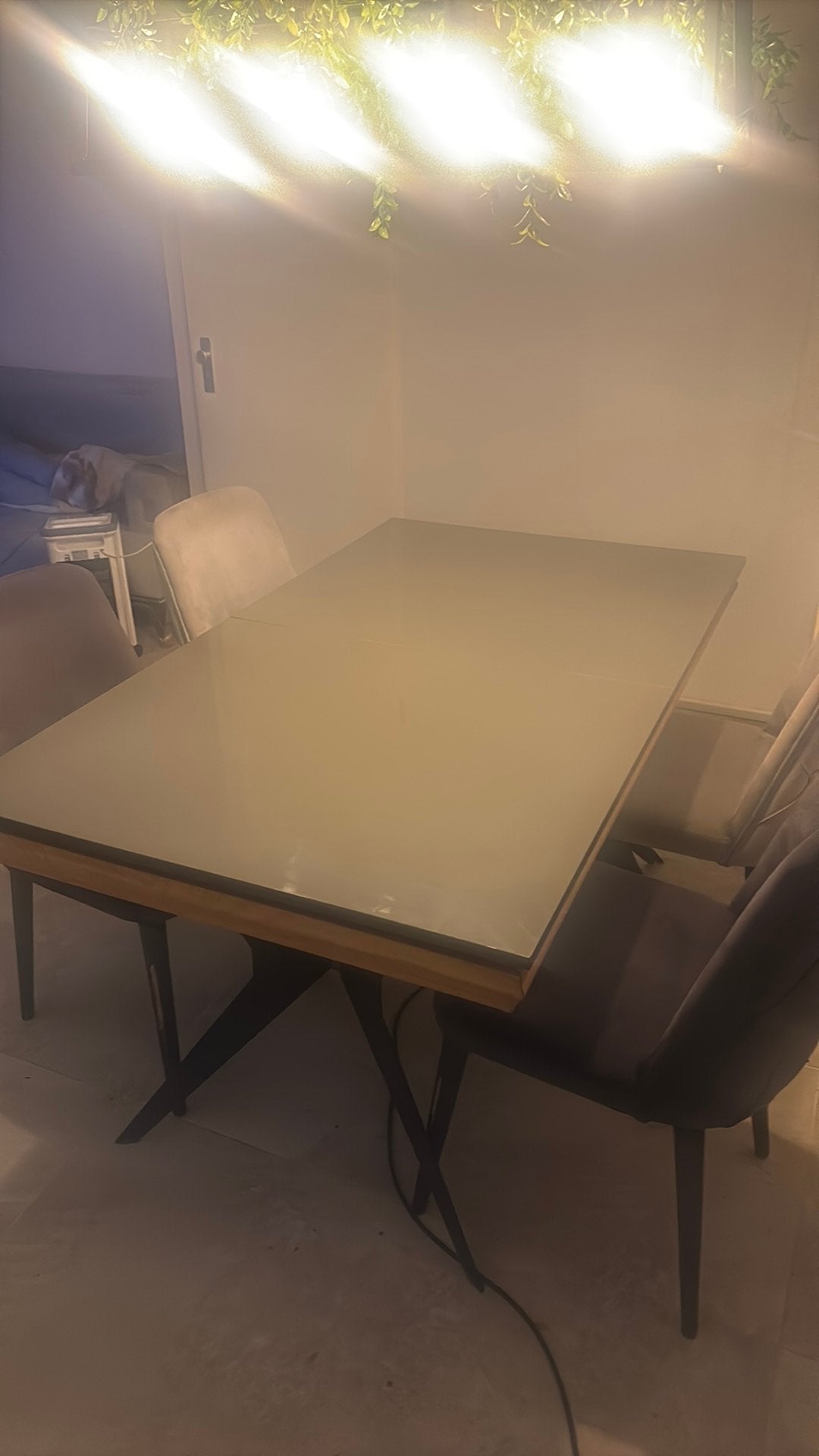 Eettafel inclusief 4 stoelen inclusief dressior, Ophalen, Zo goed als nieuw, Pooltafel