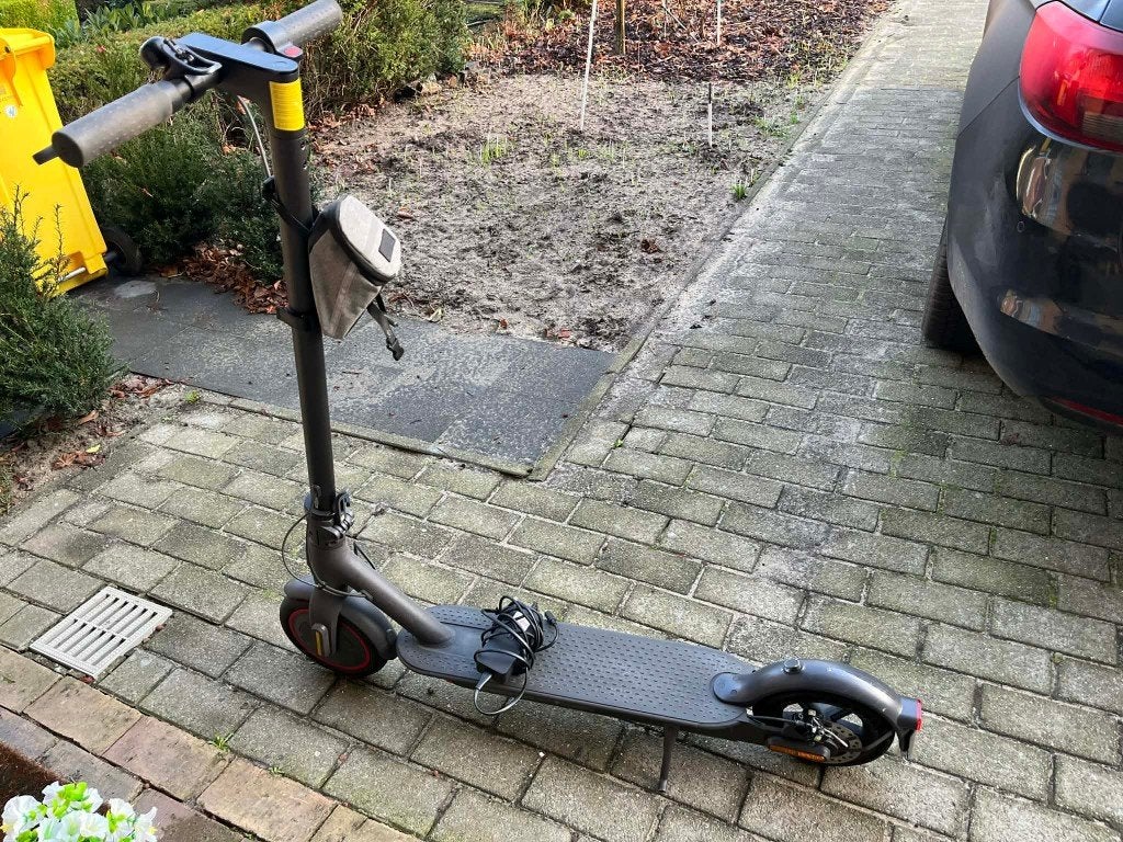 Xiaomi Mi Electric Scooter Pro 2, Fietsen en Brommers, Steps, Zo goed als nieuw, Elektrische step (E-scooter), Ophalen
