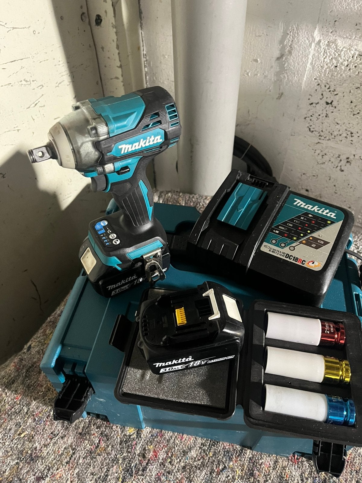 Makita 18v slagmoersleutel, Ophalen of Verzenden, Zo goed als nieuw