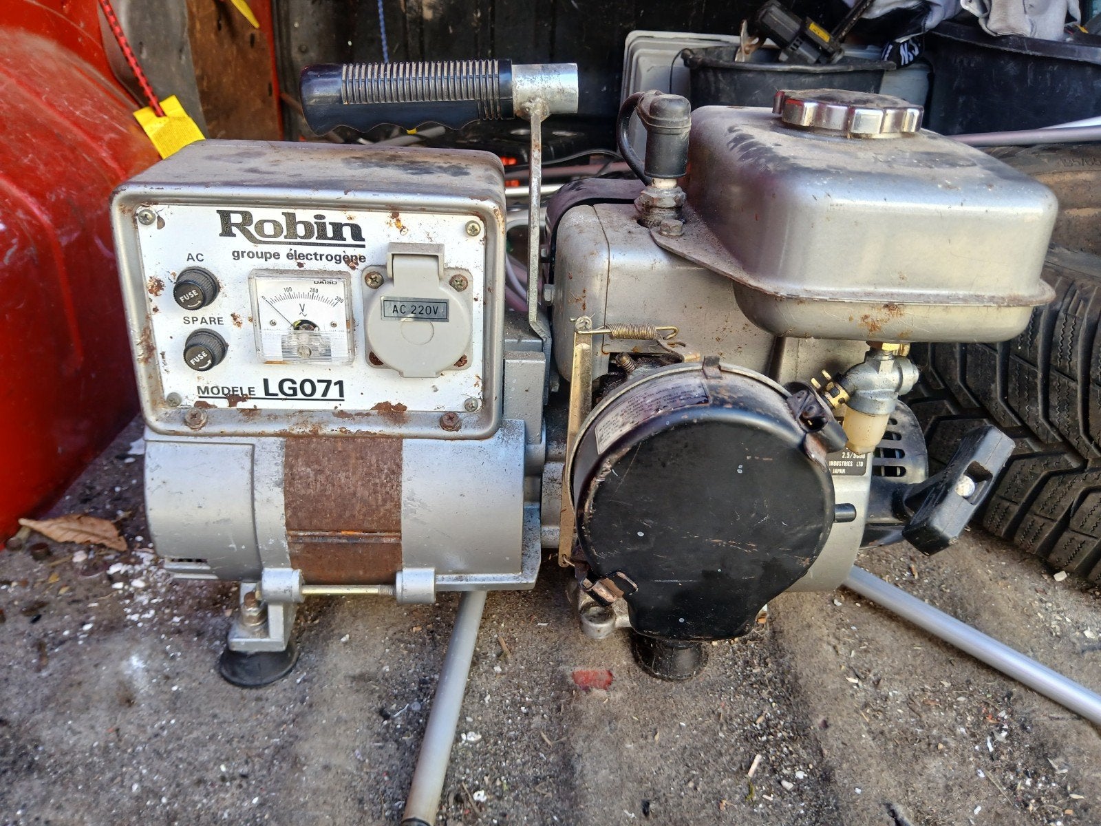 Robin aggregaat 12 Volt 8 amp 650 watt, Ophalen of Verzenden, Zo goed als nieuw, Elektromotor