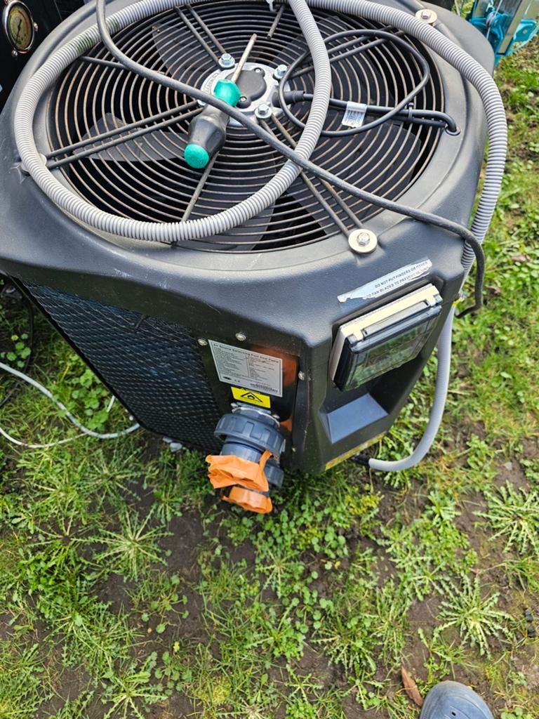 Zwembad warmtepomp 9kw
Ophalen belgie limburg beringen, Tuin en Terras, Ophalen