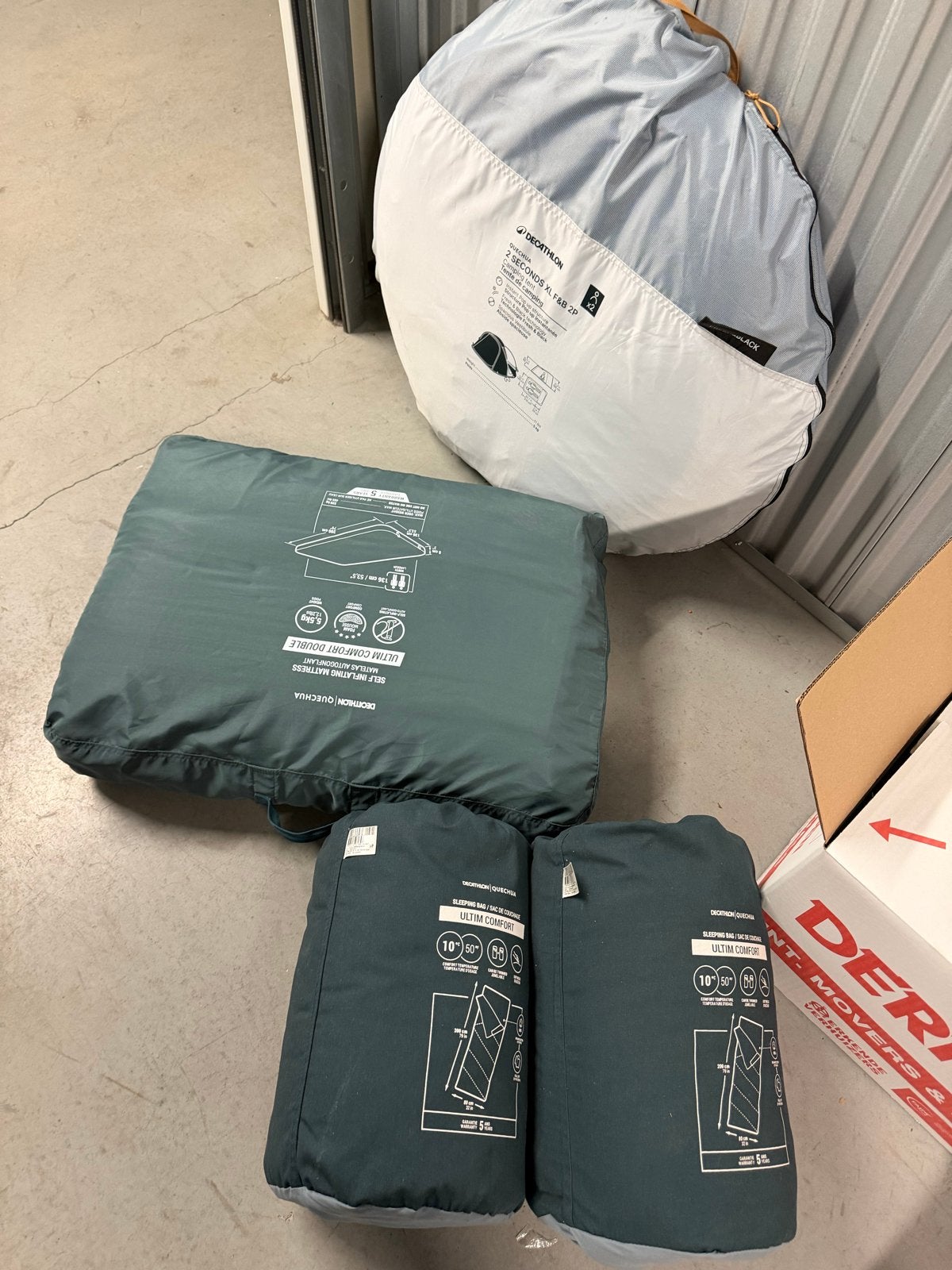 Decathlon Quechua Tent, Matras & Slaapzakken Set, Ophalen, Zo goed als nieuw, Tot en met 2