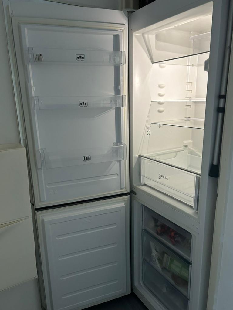 Whirlpool koelkast met vriesvak - Zo goed als nieuw, Witgoed en Apparatuur, Vriezers en Diepvrieskisten, Ophalen of Verzenden
