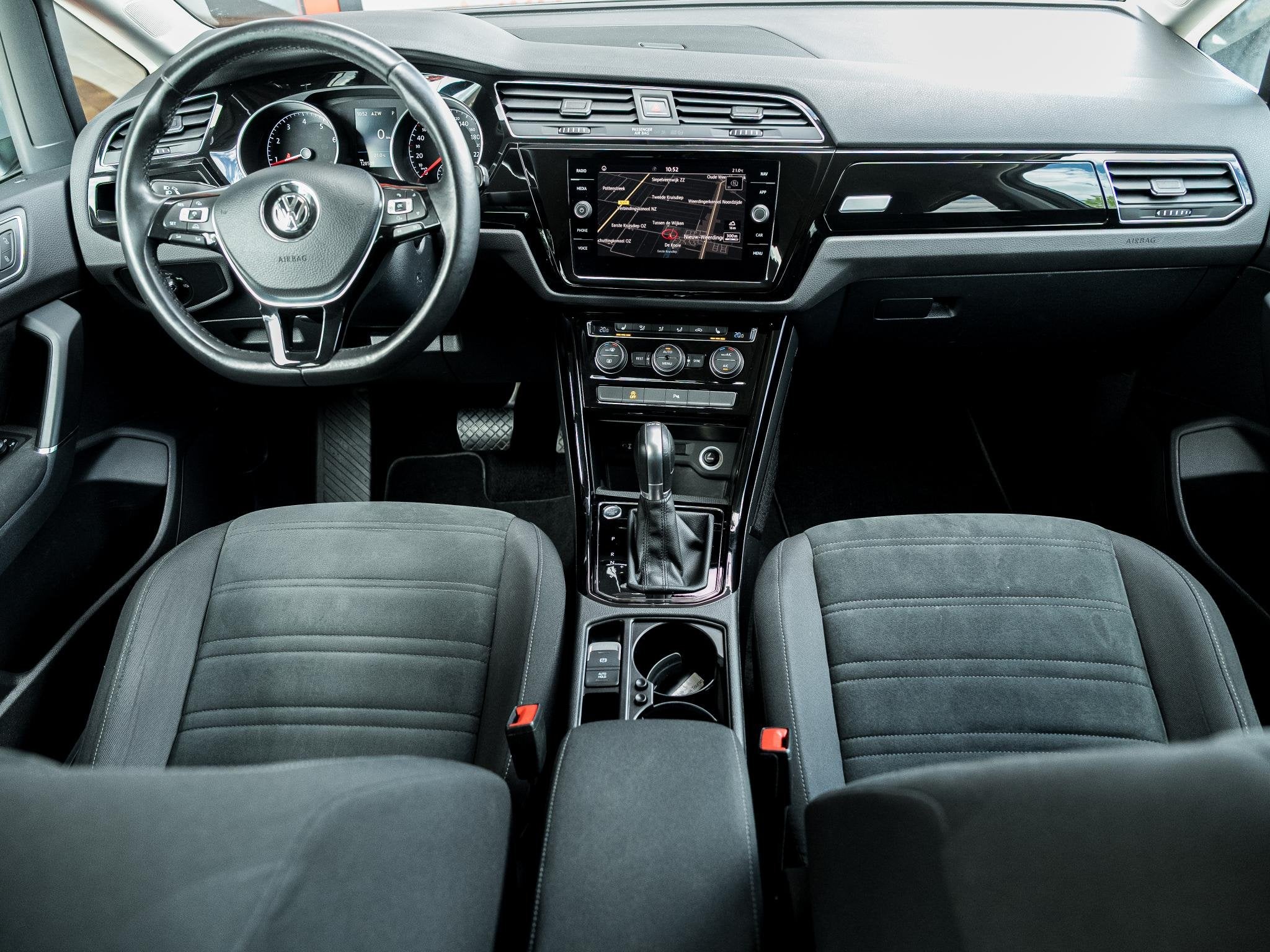 Volkswagen Touran 1.4 TSI Highline Edition R 7p | Camera | N, Auto's, 12 maanden, Automatische klimaatregeling, Gebruikt, Euro 6