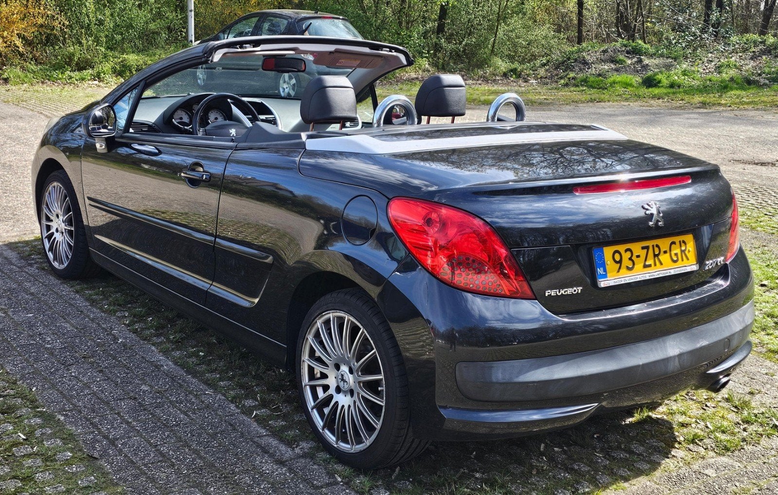 Peugeot 207 1.6 16V CC 110KW 2008 Zwart, Auto's, Voorwielaandrijving, 4 cilinders, Cabriolet, 4 stoelen