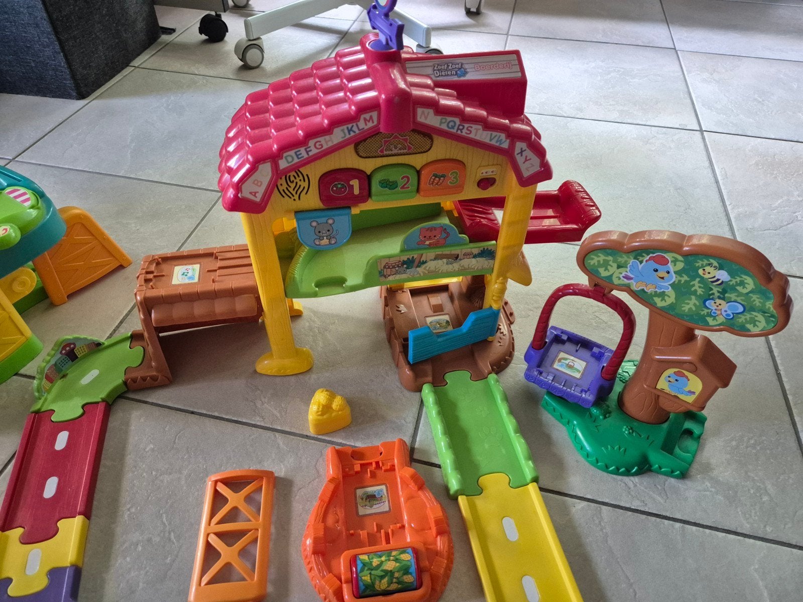 Toet toet garage en zoef zoef boerderij, Kinderen en Baby's, Speelgoed | Vtech, Ophalen of Verzenden, 2 tot 4 jaar
