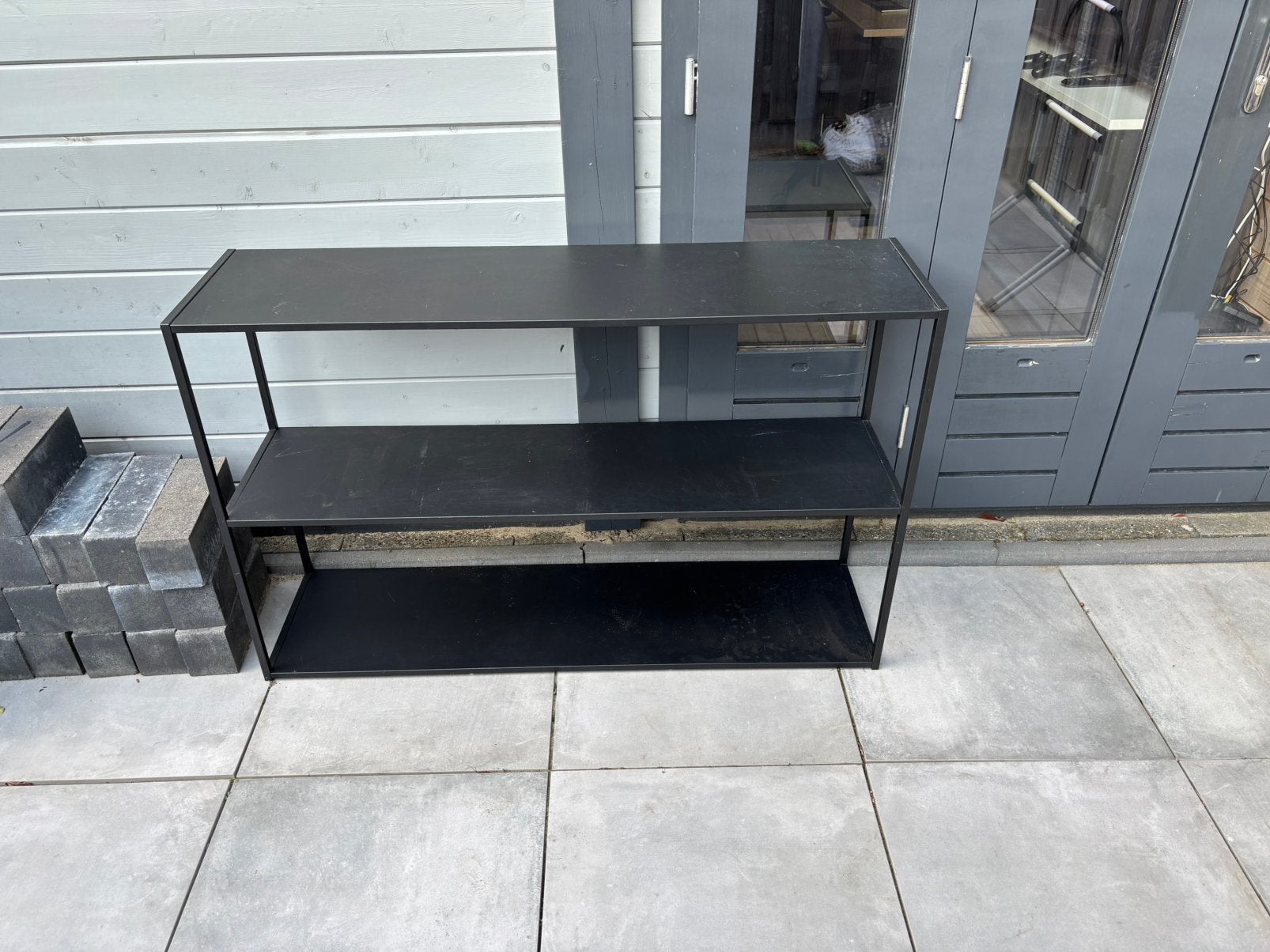 Zwart metalen open boekenkast, Antiek en Kunst, Ophalen of Verzenden