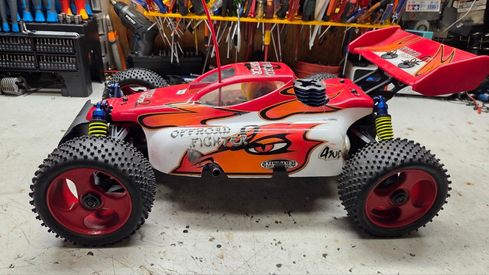 Te koop leuke kyosho, Ophalen of Verzenden, Zo goed als nieuw, Auto onroad, Schaal 1:8