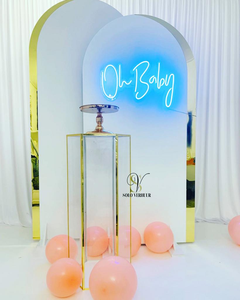 Backdrop Babyfeest Verjaardag - Oh Baby Neon, Ophalen, Zo goed als nieuw, Geboorte of Huwelijk