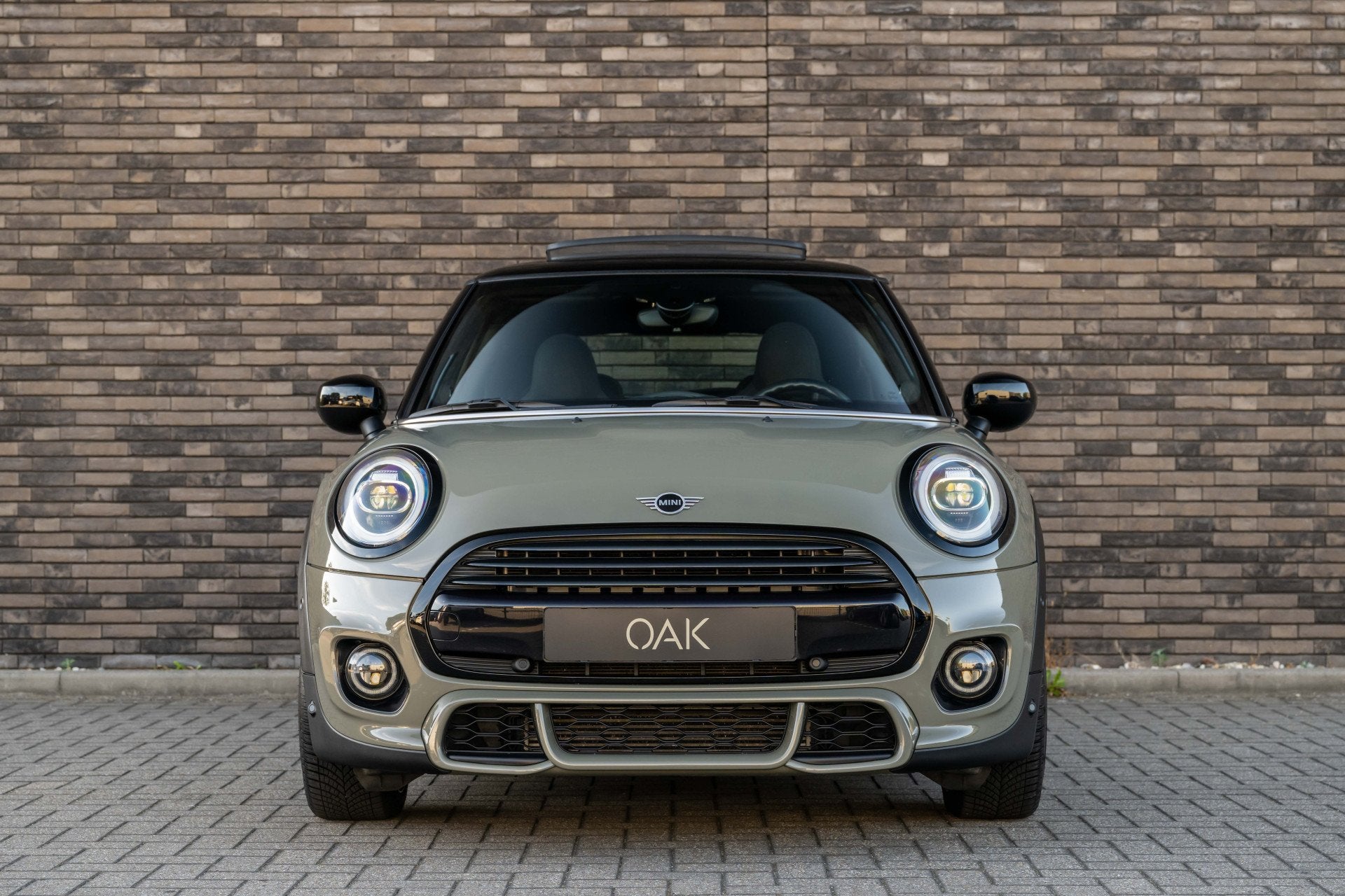 MINI 3-deurs 1.5 Cooper | JCW-Trim | Navigatie | Panorama |, Auto's, Mini, 12 maanden, 136 pk, Gebruikt, 4 stoelen