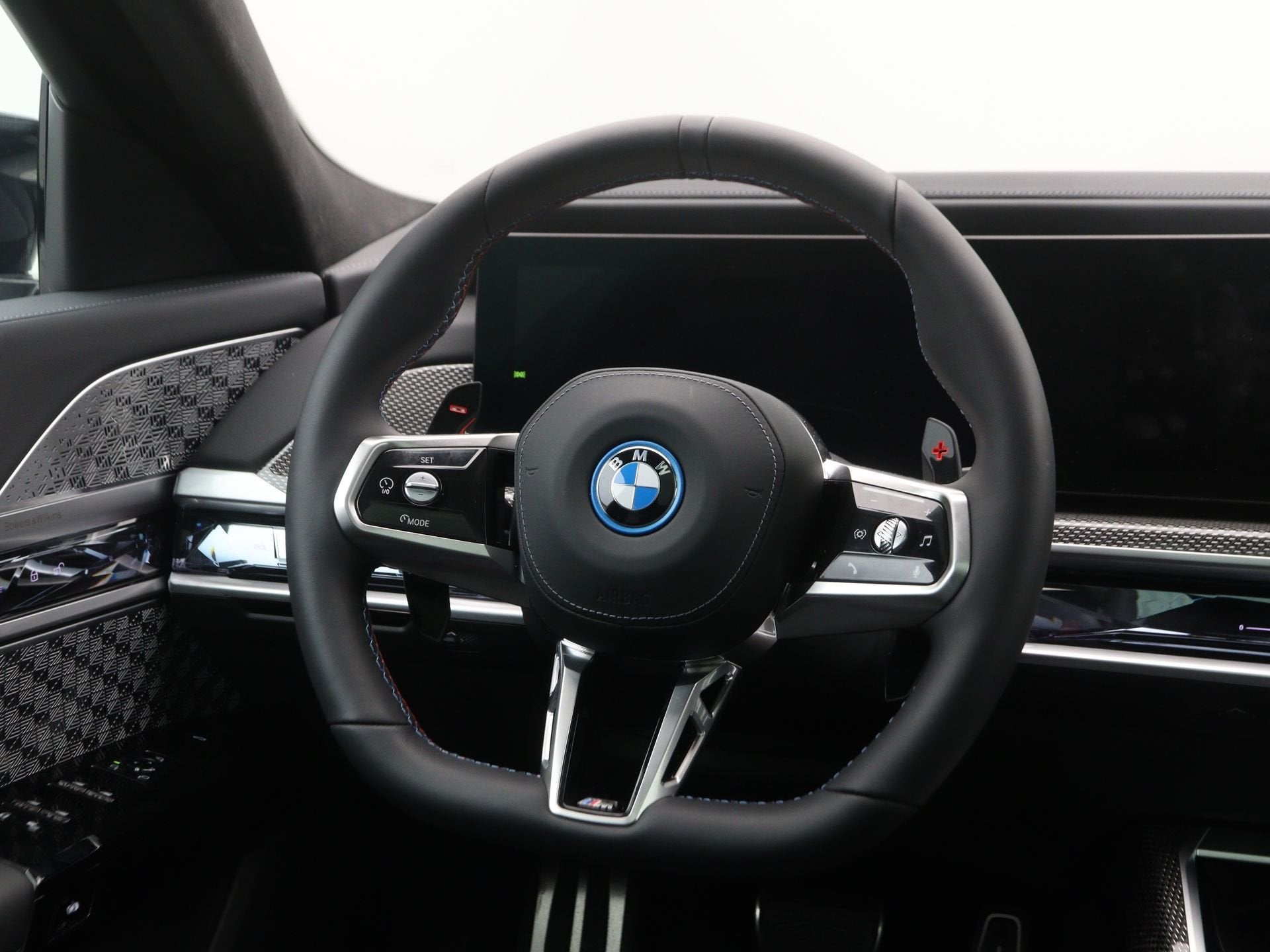 BMW 7 Serie M760e xDrive M-Sport SoH 100% (bj 2025), Auto's, Automaat, Dealer onderhouden, Gebruikt, Overige brandstoffen