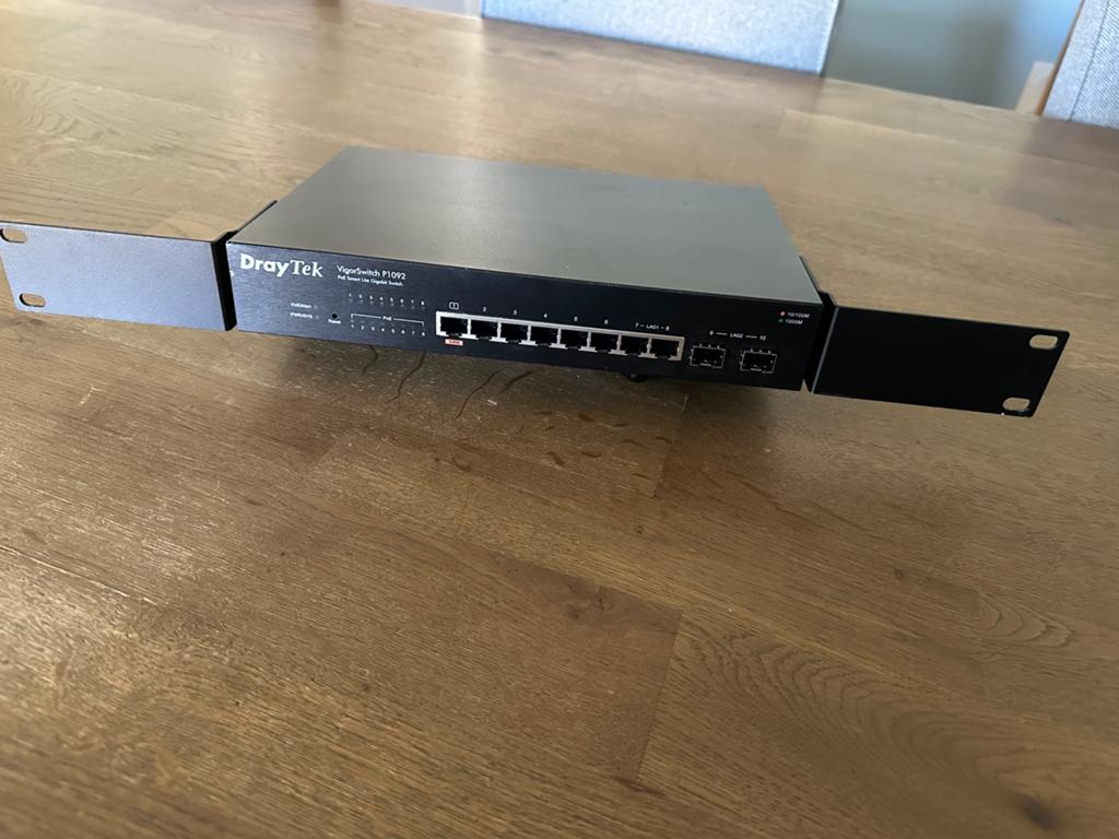DrayTek VigorSwitch P1092 8 Poorts PoE+ Gigabit Switch, Ophalen of Verzenden, Zo goed als nieuw