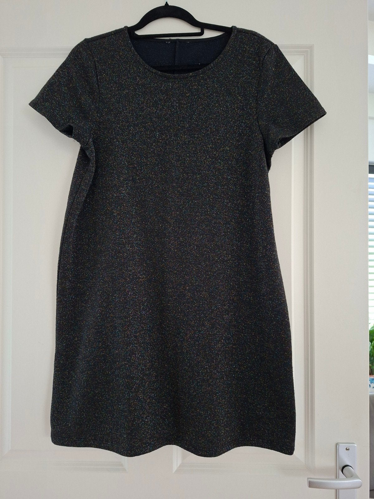 zwarte jurk met glitters, Maat 38/40 (M), Zwart, Ophalen of Verzenden, Zo goed als nieuw