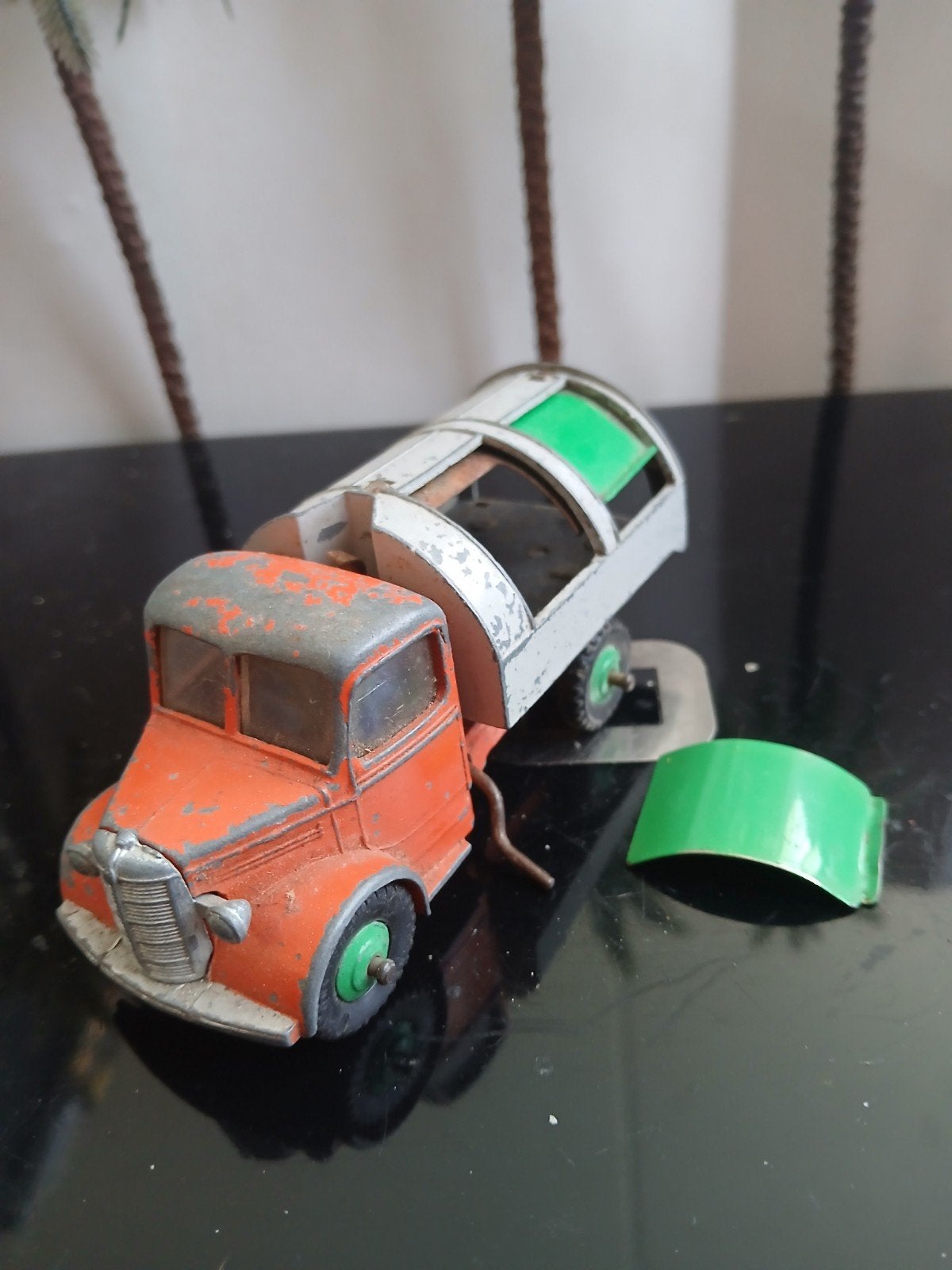 Bedford vuilniswagen,  oranje/grijs/groen, opknapper.  Dinky, Ophalen of Verzenden, Gebruikt, Bus of Vrachtwagen, Dinky Toys