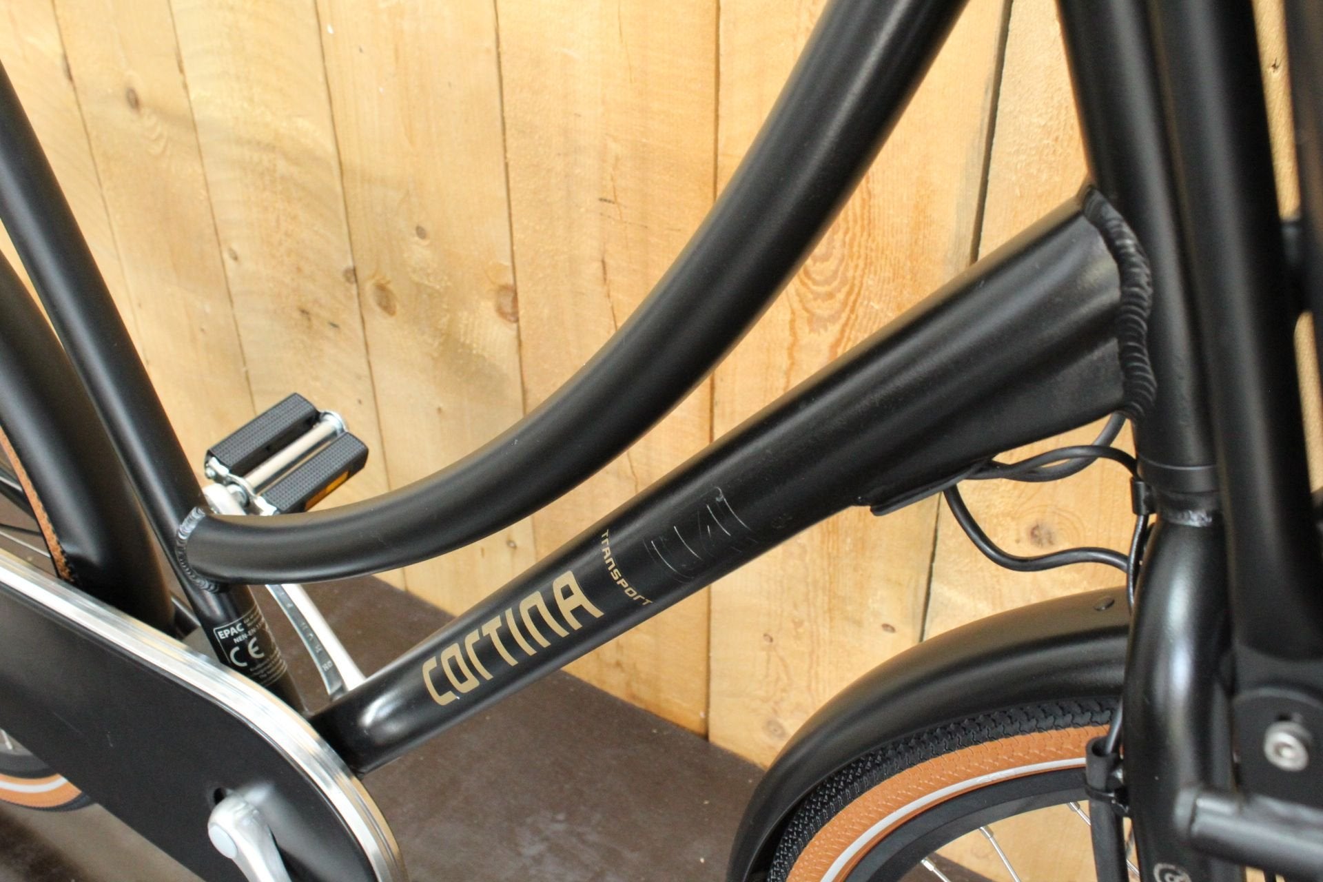 Cortina E-U4 D57 Jet Black Matte, Fietsen en Brommers, Elektrische fietsen, Gebruikt, -, -, -