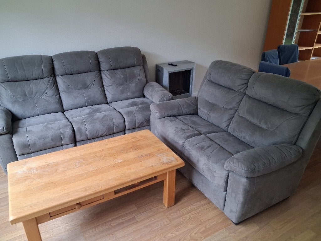 2 nieuwe, mooie, verstelbare grijze banken, Ophalen, 75 tot 100 cm, Zo goed als nieuw, Stof
