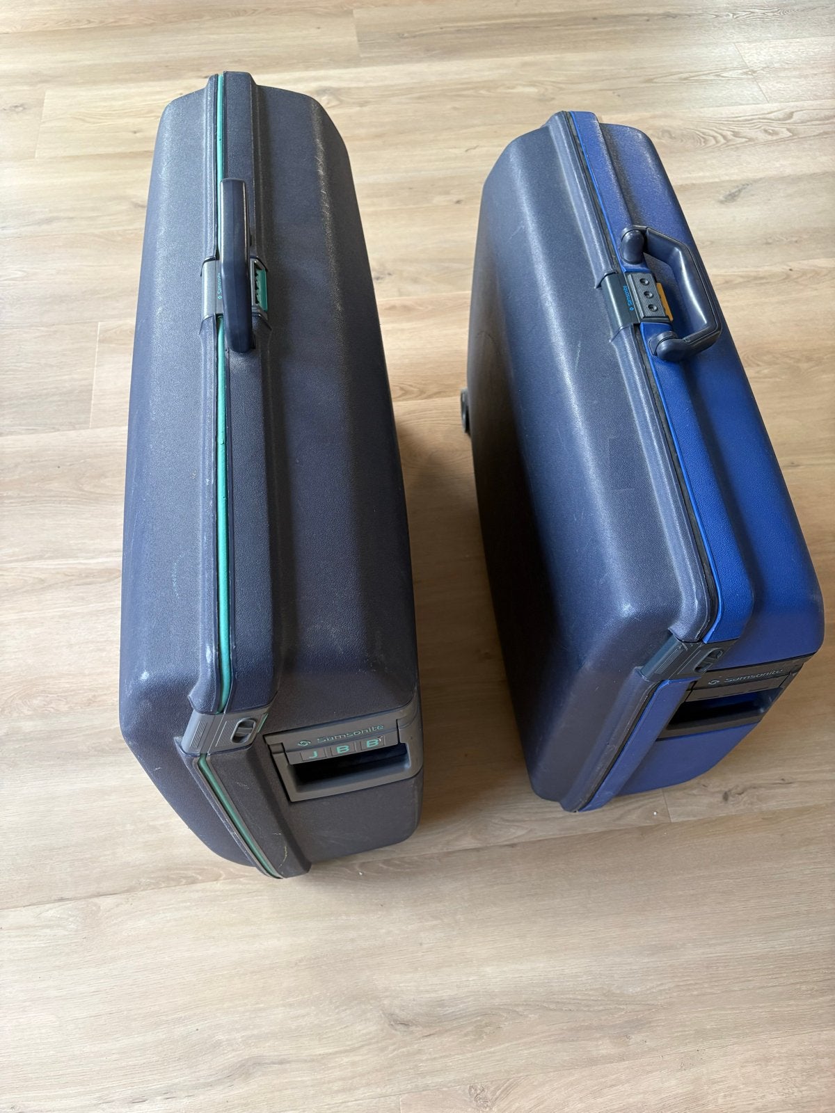 Samsonite Koffers - Set van 2 (Blauw en Paars), Wieltjes, 30 cm of meer, Gebruikt, Blauw