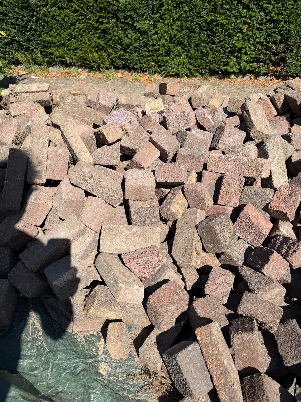 Gratis af te halen: Koppelstones en oud gebakken waaltjes, Tuin en Terras, Tegels en Klinkers, Ophalen, Overige materialen, Gebruikt