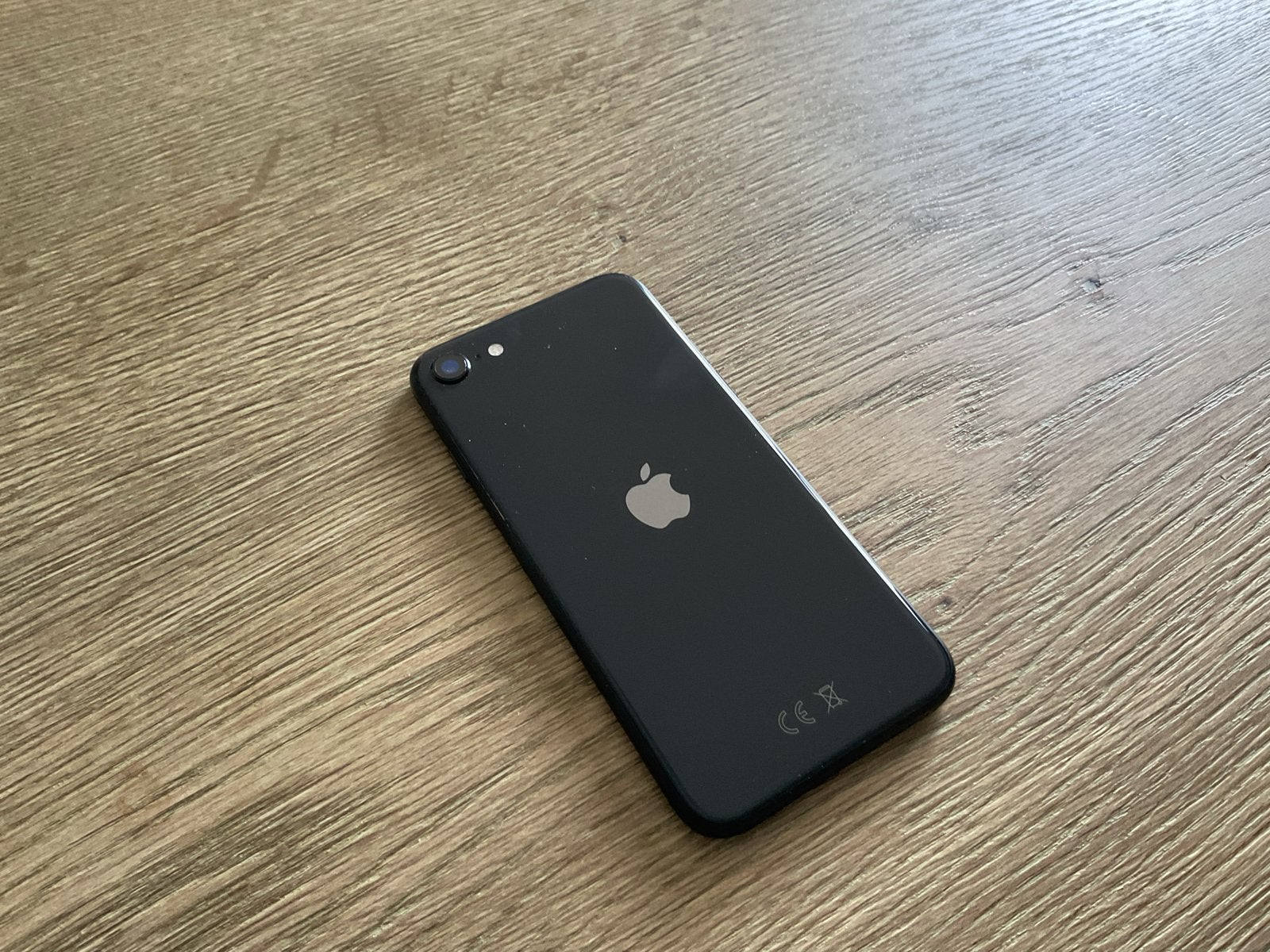 iPhone SE (2020) Zwart - Zo goed als nieuw, Zwart, Ophalen of Verzenden, Zo goed als nieuw, 64 GB