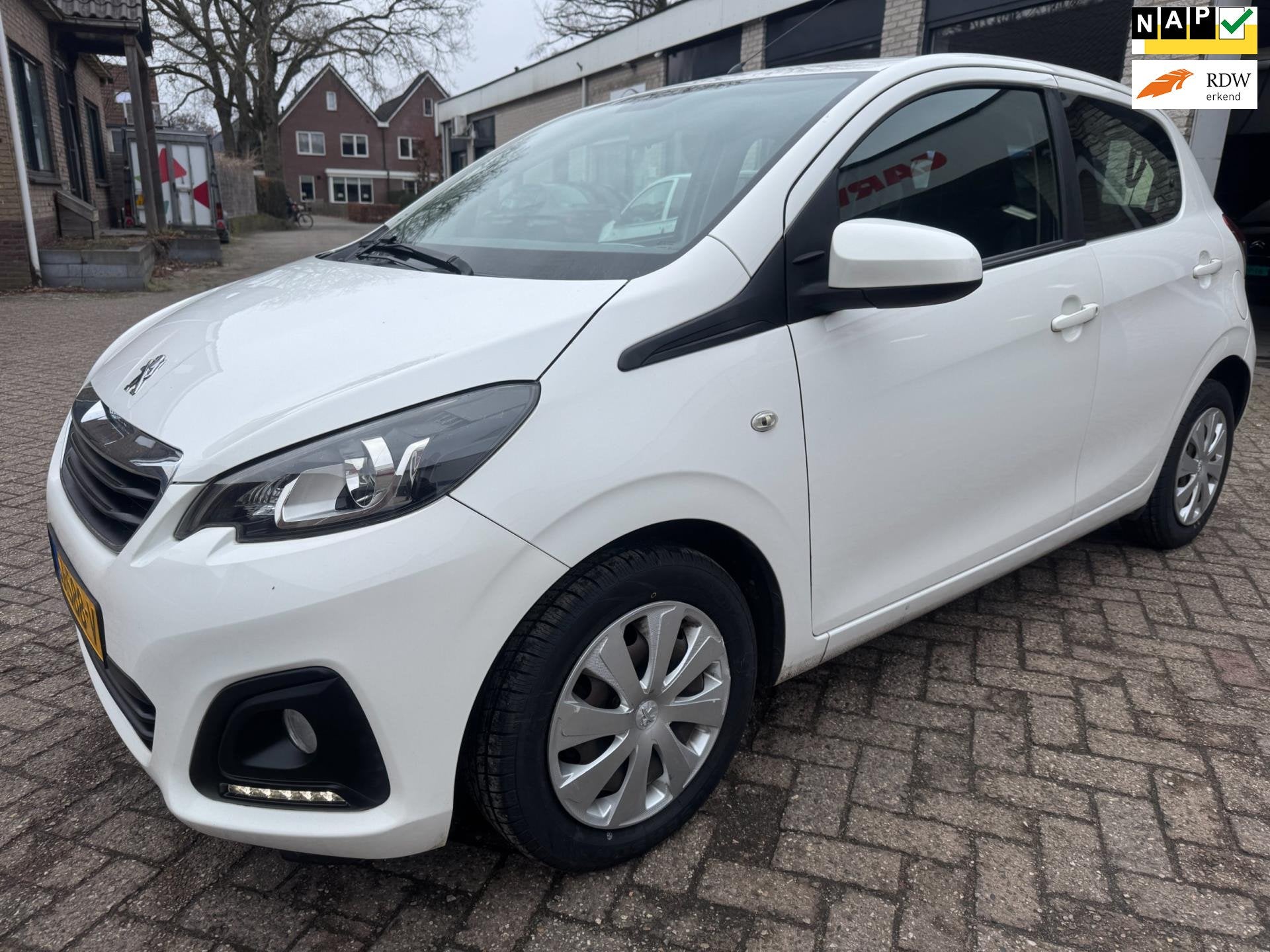 Peugeot 108 1.0 e-VTi Active AIRCO ORG 131697 KM NAP O.H BOE, Voorwielaandrijving, Gebruikt, Euro 6, 4 stoelen