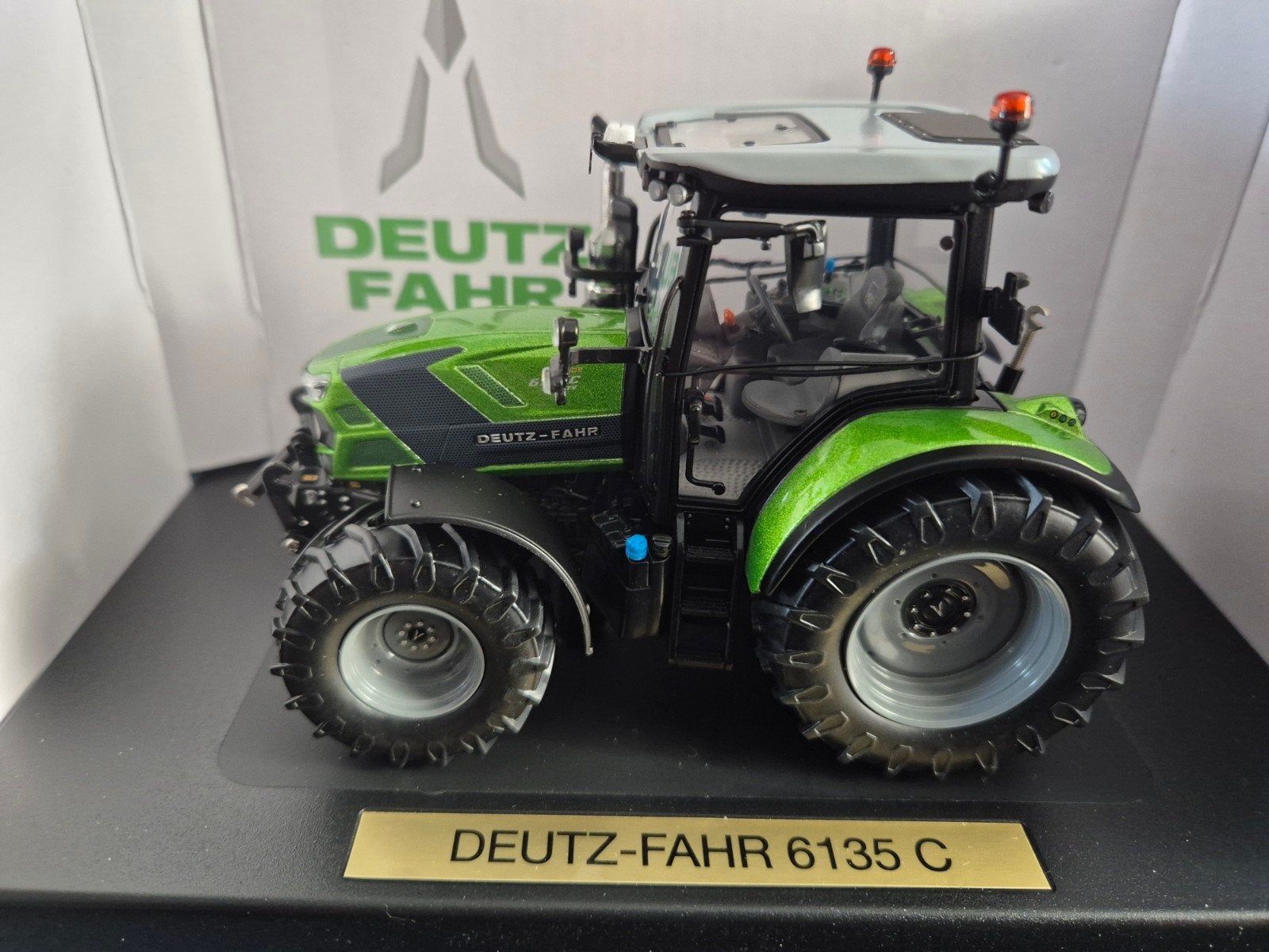Deutz-Fahr 6135 C TTV Warrior Java Green schaalmodel, Ophalen of Verzenden, Nieuw, Overige typen, Overige merken